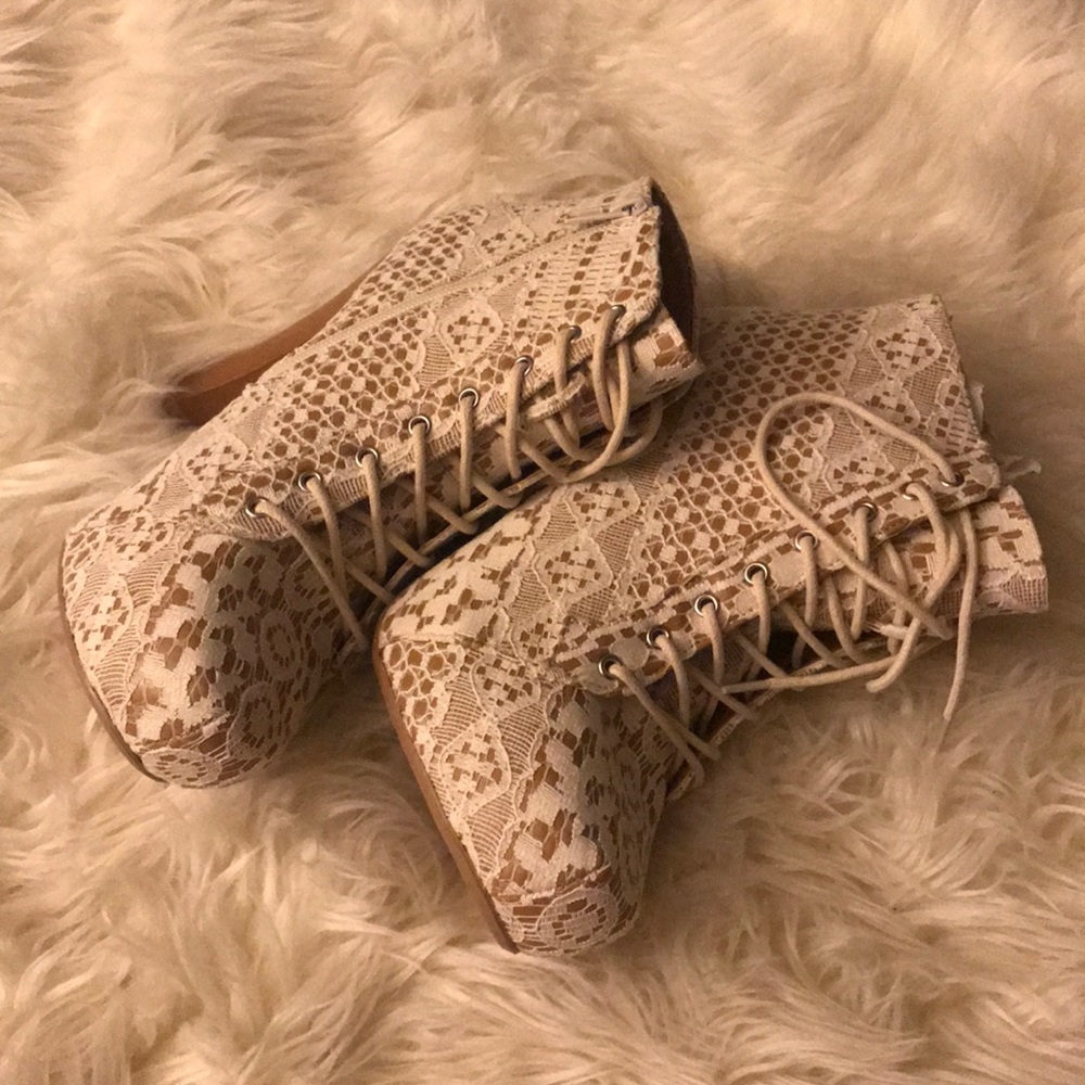 Ankle boots